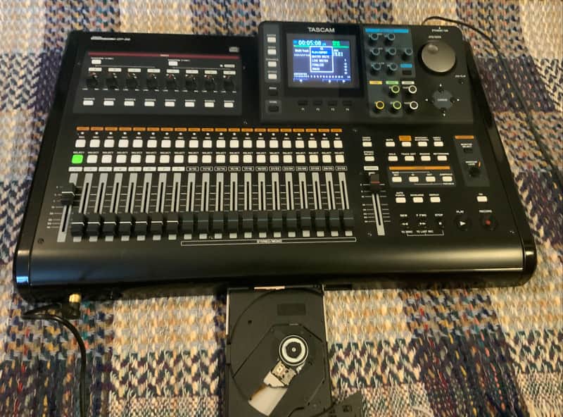 TASCAM Tascam Digital portastudio DP32 2014 image 1