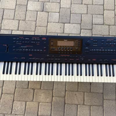 Roland G-800 Arranger Workstation image 1