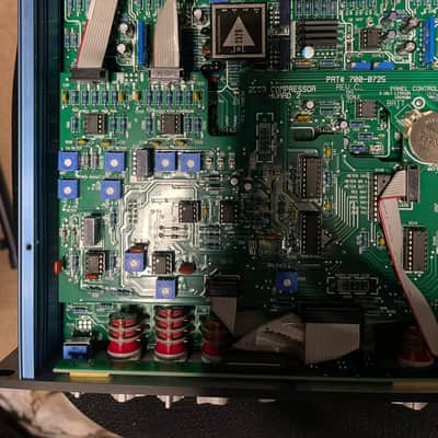 API 2500 Stereo Bus Compressor 700-0725 Rev. C (triple VCA version & retaining thru hole components before switch to heavy SMC build) Ideal Revision image 9