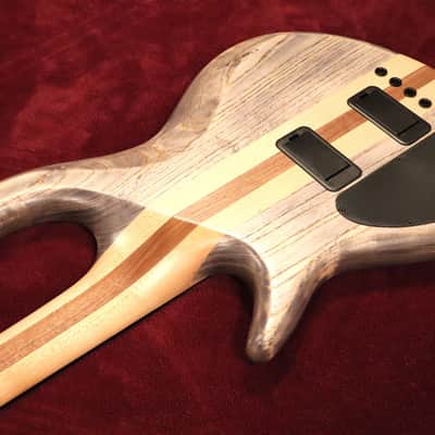 Kiesel Icon 4-String Bass Guitar w/ Soft Case LIKE-NEW image 8