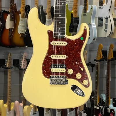 Fender Custom Shop Stratocaster 67 Hss Ltd Relic Antique Vintage White image 1