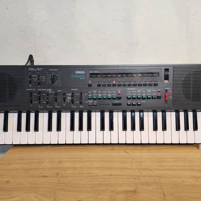 Yamaha PortaSound MK-100 Keyboard Synthesizer Tested Works Made in Japan