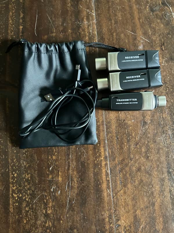 Xvive U3 Wireless Microphone System - Black two receivers one transmitter image 1