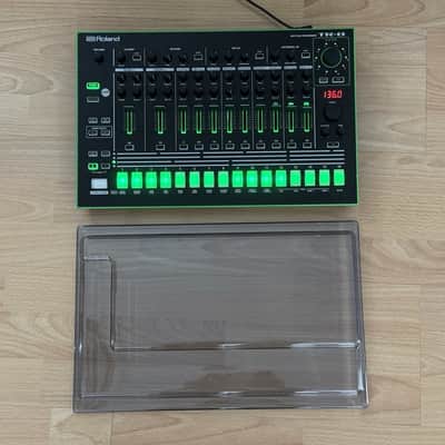 Roland AIRA TR-8 Rhythm Performer with 7x7 Expansion + Decksaver !