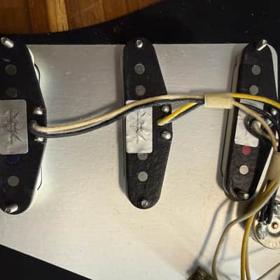 Fender Gilmour/Voodoo Texas Special SSS Pre-wired Stratocaster Pickguard - Black single ply 2024 - Black single ply with white pickup covers image 3