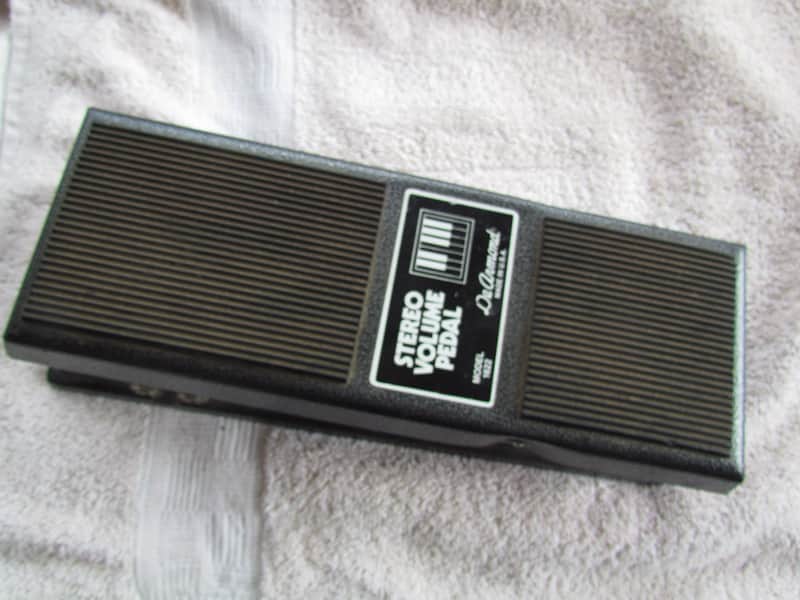 Vintage DeArmond Model 1622 Stereo Volume Pedal Stays In Place NO SCRATCHEY POT Vintage DeArmond Stereo Volume Pedal image 1