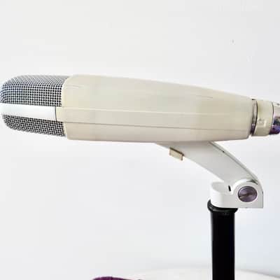 Sennheiser MD 421-N Cardioid Dynamic Microphone with script logo image 3