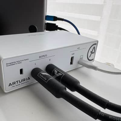 Arturia MiniFuse 1 USB-C Audio Interface 2021 - White image 2