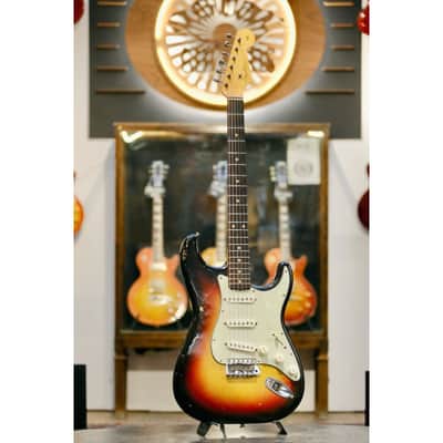 1963 Fender Stratocaster sunburst image 2