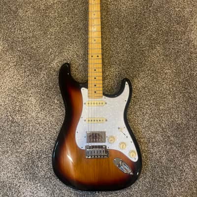 Fender Player Plus Stratocaster HSS with Maple Fretboard 2021 - Present 3-Color Sunburst image 2