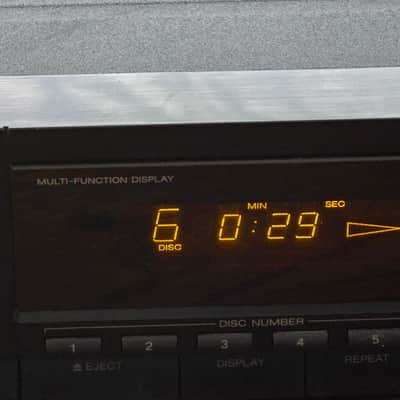 Sharp DX-C3510 six CD changer May 1990 - Black image 7