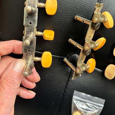 2 vintage sets of machine heads for 6-string slotted headstock guitars - oblong buttons image 4