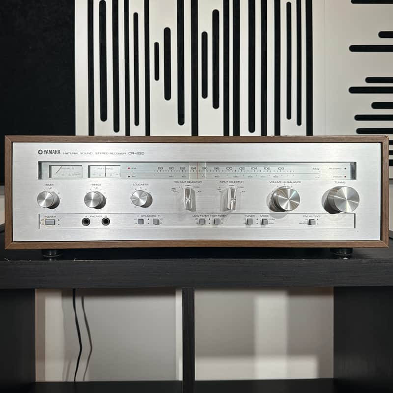 Yamaha CR-620 Stereo Receiver 1973 - 1976 - Silver image 1