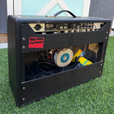 Fender Deluxe Reverb "Drip Edge" 2-Channel 22-Watt 1x12" Guitar Combo 1968 - 1969 - Silverface image 5