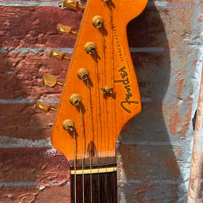 Fender Stratocaster FSR Deluxe Player '62 AVRI Reissue 2005 - very cool faded Olympic White looks 50 years old already. image 5
