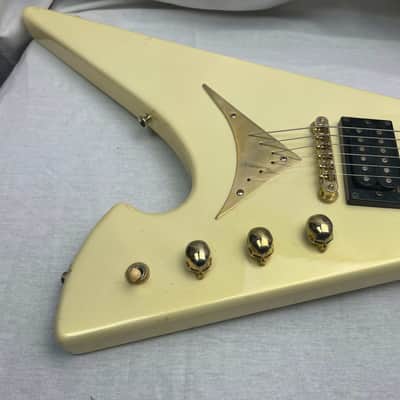 Washburn PT60 PT-60 Flying V Guitar with Case image 5