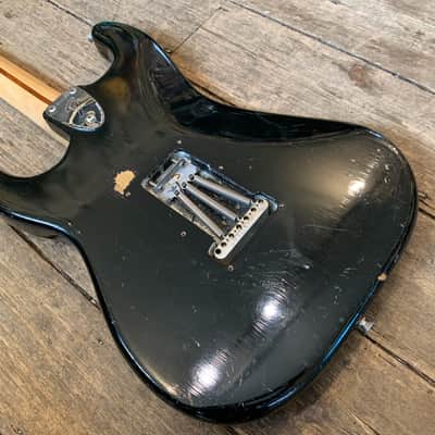 Immagine 1973 Fender Stratocaster Black/Maple neck with hard shell case. - 10