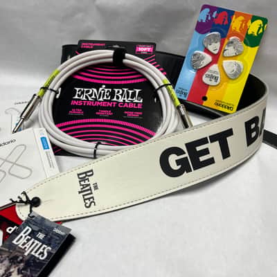 D'Addario The Beatles White Guitar Bundle - White image 10