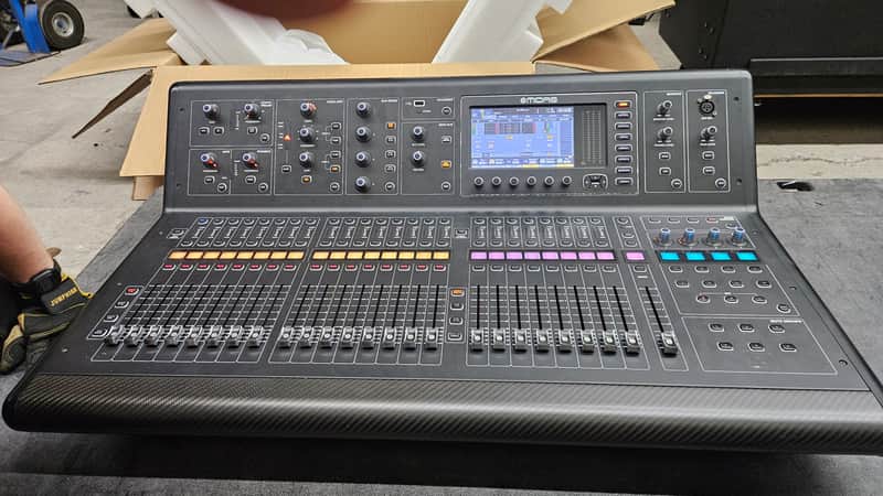 Midas M32 40-Input Digital Mixer Console 2010's - Standard image 1