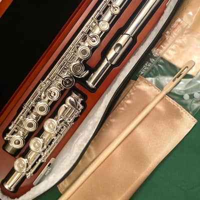 New Student Model Flute-French Keys, Split E, B Foot, Wood Case and Padded Cover image 2
