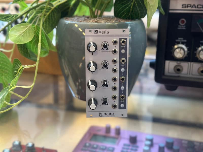 Mutable Instruments Veils V1 Quad VCA Eurorack Module image 1