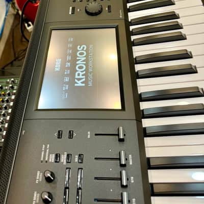 Korg Kronos 3 61-Key Digital Synthesizer Workstation 2025 - Present - Black image 2