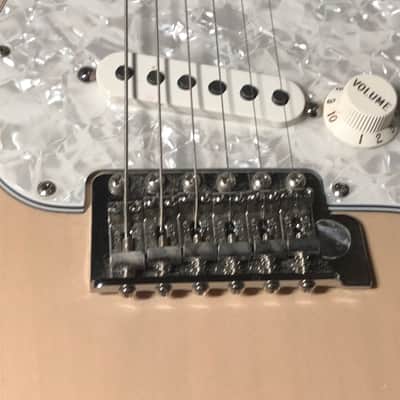Fender Highway One Stratocaster with Rosewood Fretboard 2007 Honey Blonde Transparent image 16