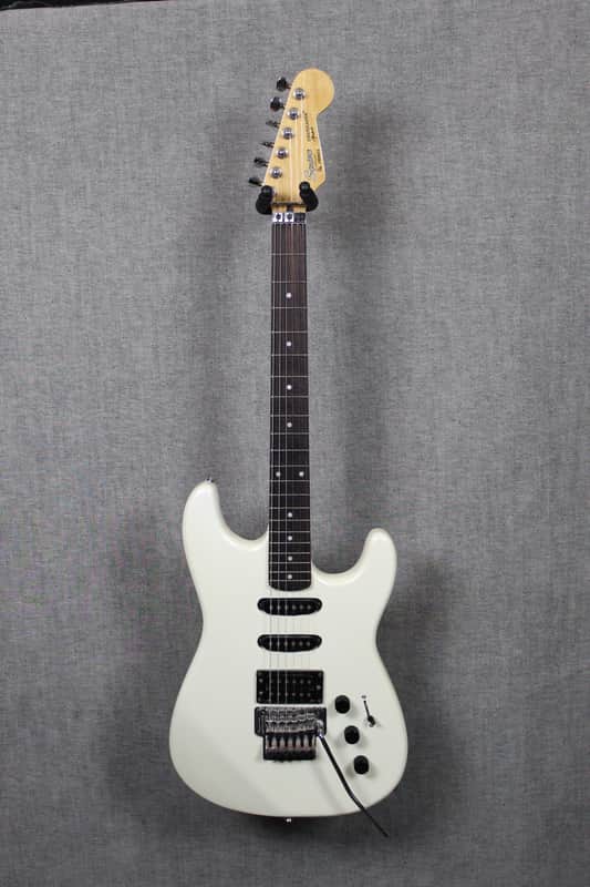 Squier 1980's Super Strat 1980-1989 with Locking Tremolo System  Pearl White image 1