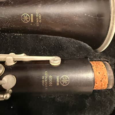 Yamaha YCL-450 Intermediate Bb Clarinet with Nickel-Plated Keys 2010s - Black image 2
