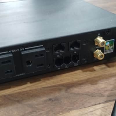 Rocketfish Rocketfish RF-HTS120 8 Outlet Console Power Manager 2010s - Black image 5