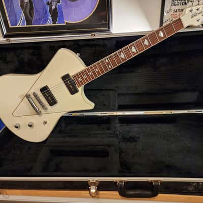 Ernie Ball Music Man Armada | 2014 | White image 21