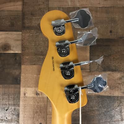 Fender Am Pro II Precision Bass, Olympic White, Hard Case, Free Ship, 483 image 9