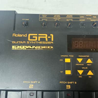 Roland GR-1 Guitar Synthesizer image 2