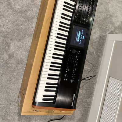 Korg KRONOS 2 73-Key Digital Synthesizer Workstation 2014 - Present - Black/Wood