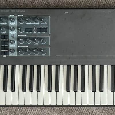 Access Virus TI 61-Key Digital Synthesizer 2005 - Black