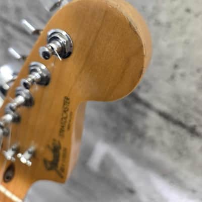 Fender Stratocaster Elite 1983 Made in United States Electric Guitar with Case - Artic White image 4