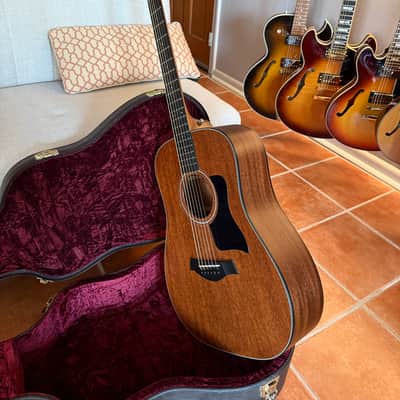 Taylor 320e Baritone Spring Limited 2014 - Satin image 9