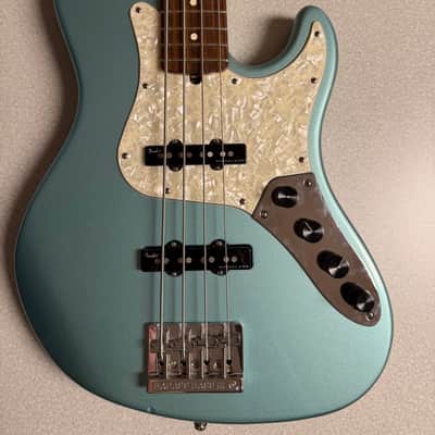 Fender American Deluxe Jazz Bass with Rosewood Fretboard 1997 image 1