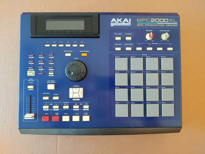 Akai MPC2000XL MCD MIDI Production Center 2006 - 2007 - Blue
