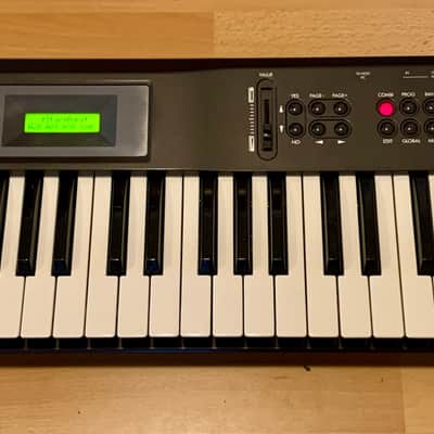 KORG X5 - Vintage Music Synthesizer