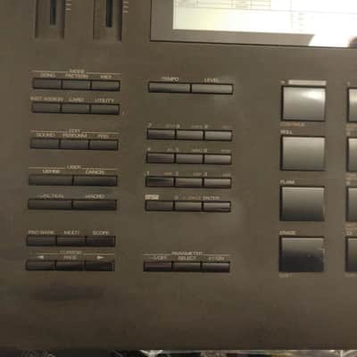 Roland R8 Rhythm Composer (Drum Machine) - One Owner - Studio Only - Free Bonus Electronic (SN-R8-04) Card 1980s - Black image 5