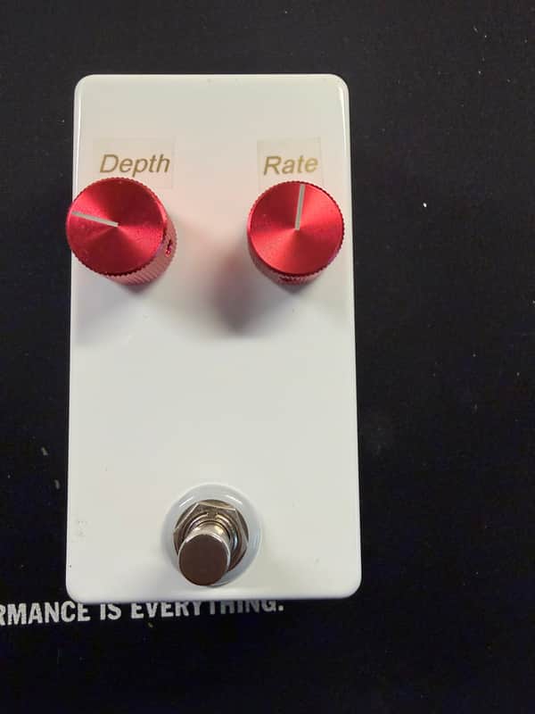 REA Pedals *Clone* EHX Small Clone 2025 - White image 1