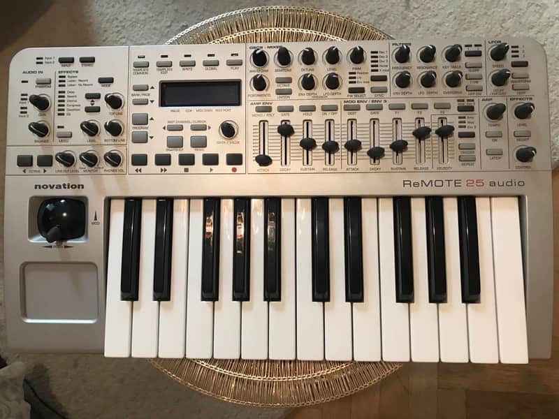 Novation Remote 25 Audio/ X-station image 1
