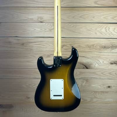Fender 50th Anniversary Stratocaster 2004 - 2-Tone Sunburst image 3