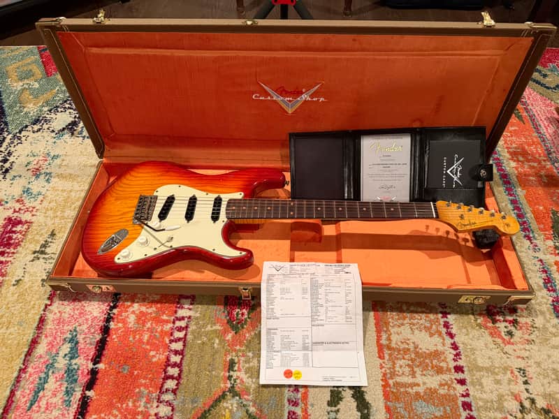 Fender Custom Shop '62 Stratocaster Limited Edition Exclusive Flamethrower Journeyman Relic 2025 Aged Cherry Sunburst image 1