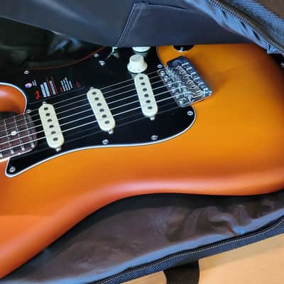 Fender Limited-Edition American Performer Stratocaster Spruce Satin Honey Burst w Deluxe Gig Bag image 22