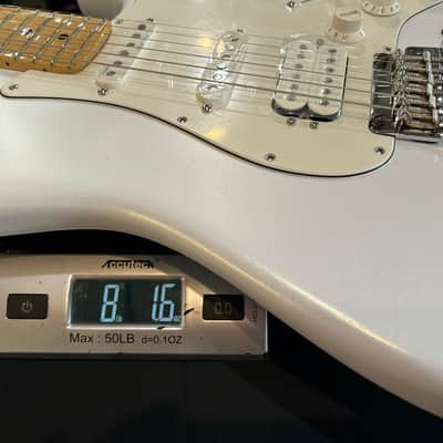 Fender Juanes Signature Stratocaster - Luna White 8lbs. 1.6oz. #JL230573  Hardshell Case image 12