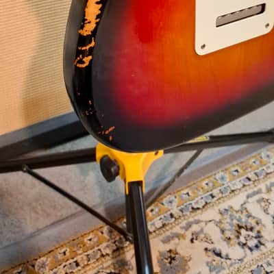 Fender Highway One Stratocaster with Rosewood Fretboard 2010 - 3-Color Sunburst image 10