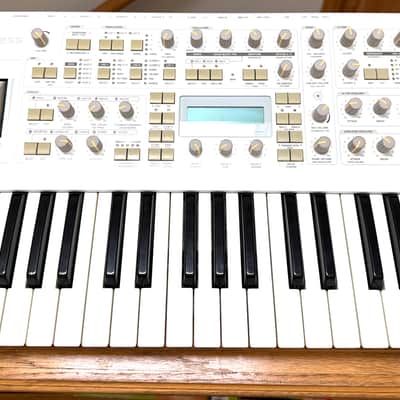 Access Virus TI2 Polar 37-Key Digital Synthesizer 2009 - 2023 - White