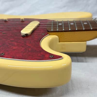 Fender Mustang Guitar with Case - MIJ Made In Japan 1993 - 1994 image 14